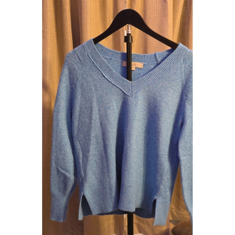 Loft V-Neck Long Sleeve Sweater Women's‎ Size XS Blue